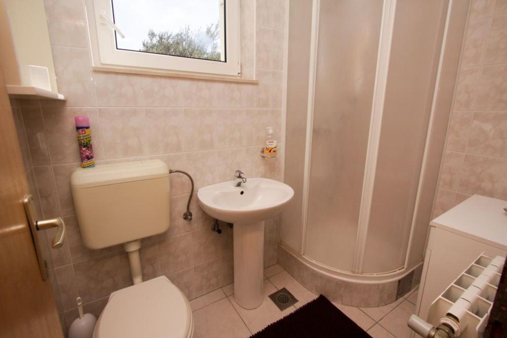 Appartamento Vila Pinet Brist Esterno foto