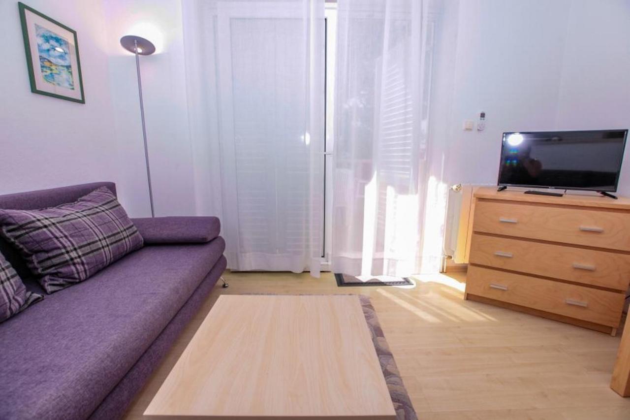 Appartamento Vila Pinet Brist Esterno foto