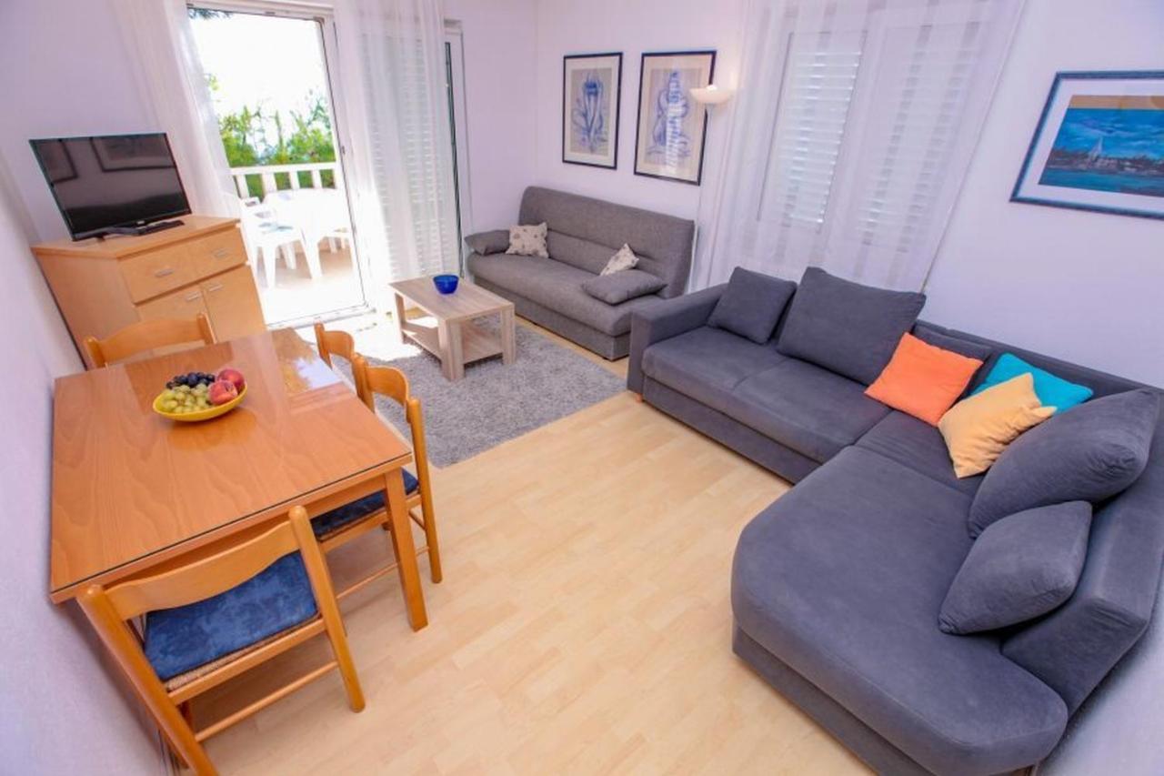 Appartamento Vila Pinet Brist Esterno foto
