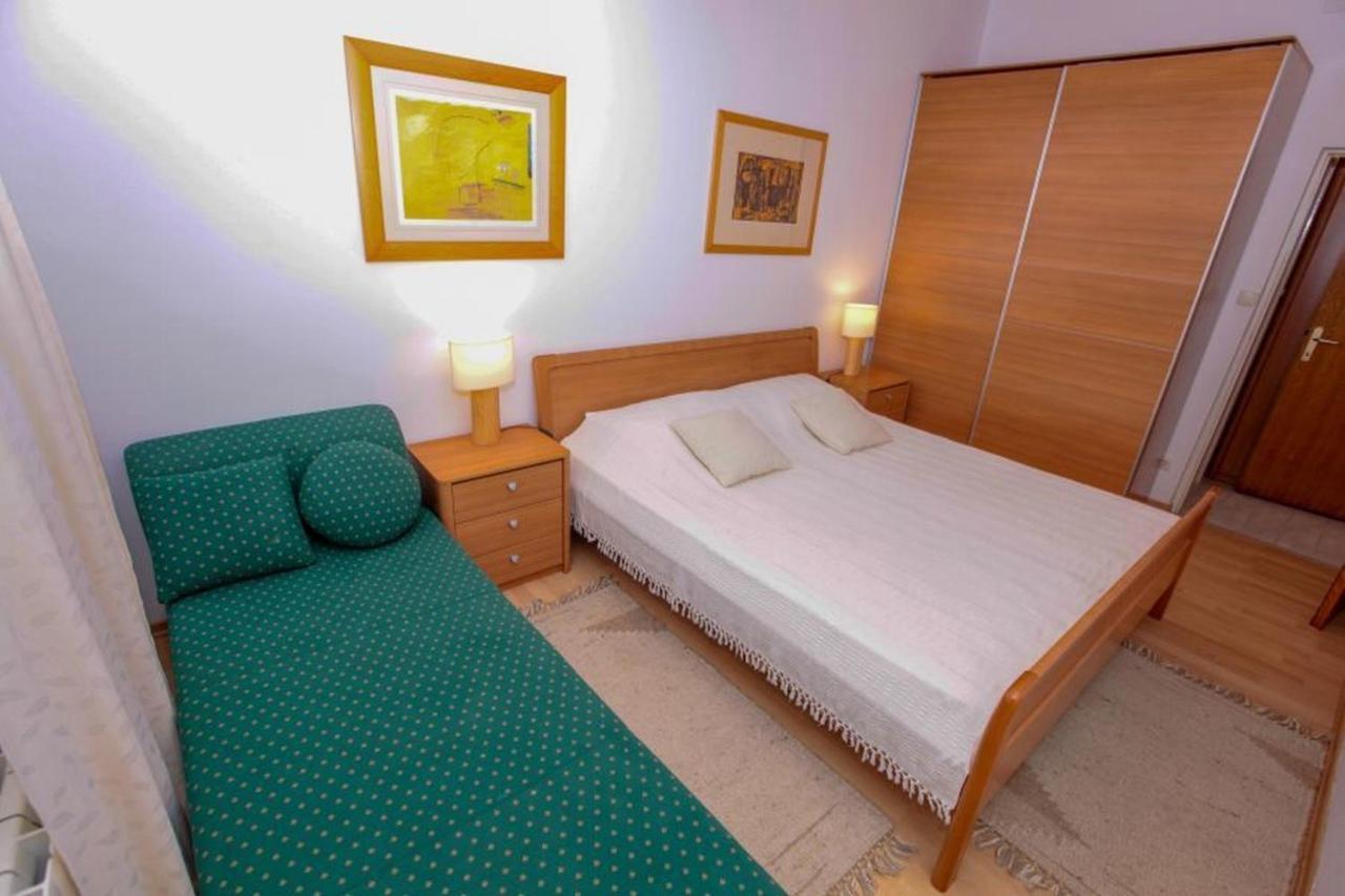 Appartamento Vila Pinet Brist Esterno foto