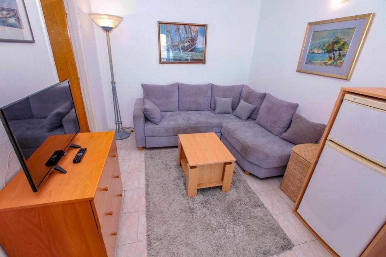 Appartamento Vila Pinet Brist Esterno foto