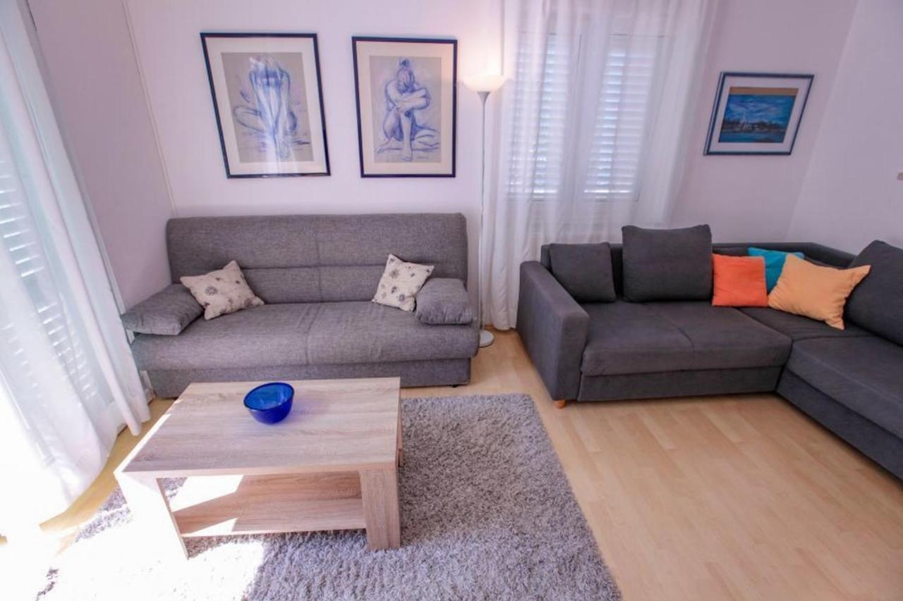 Appartamento Vila Pinet Brist Esterno foto